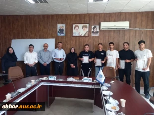 برگزاری مراسم تجلیل وتقدیر از اعضای تیم فوتسال الکتروتکنیک 4