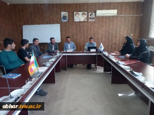  با هدف آشنایی دانشجویان از آیین نامه های آموزشی، پژوهشی، دانشجویی و فرهنگی
جلسه توجیهی دانشجویان جدیدالورود آموزشکده پسران ابهر باحضور رئیس، مسئولین  وکارشناسان آموزشکده درمحل  اتاق کنفرانس برگزار گردید
 2