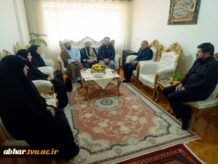در آستانه اربعین شهدای جنگ رمضان سرپرست و جمعی از کارکنان آموزشکده ملی مهارت ابهر با خانواده شهید والامقام علیرضا فیروزی دیدار نمودند. 2